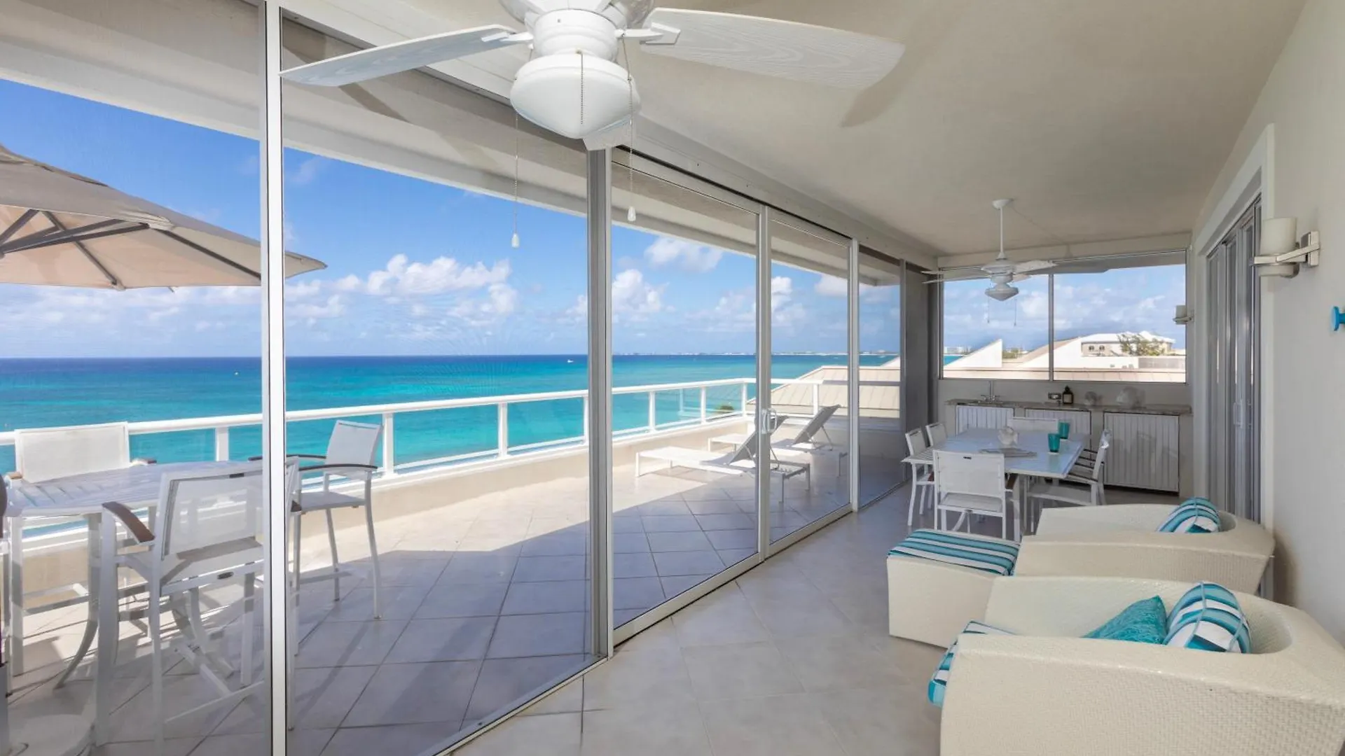 South Bay Beach Club 34 - 3 Bedroom 2 Bathroom Unit George Town Kajmanské ostrovy